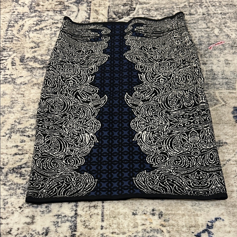 BCBGMaxAzria Blue and Black Patterned Pencil Skirt